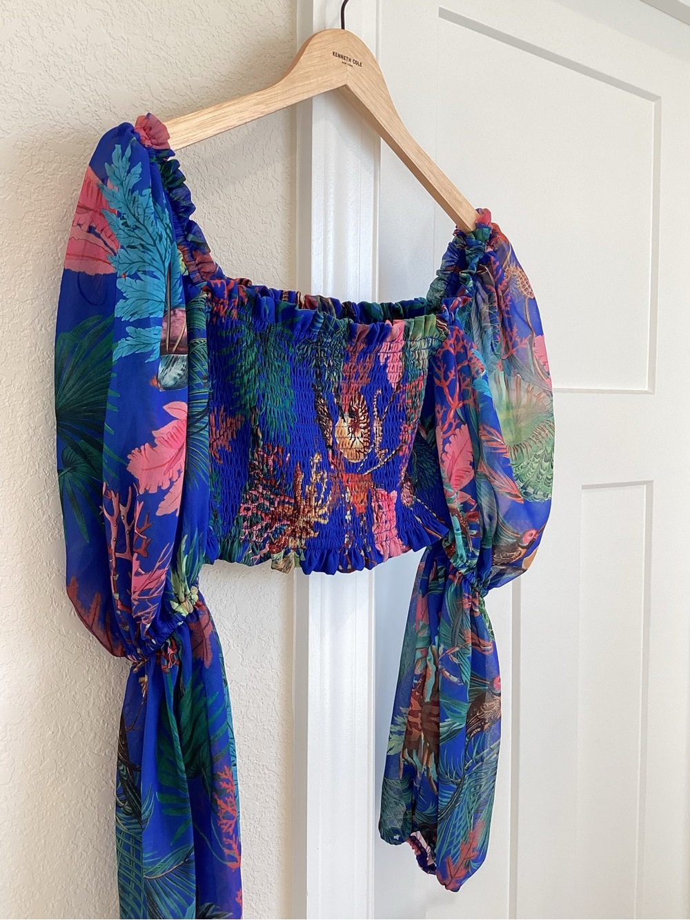 🐠AKIRA Cropped Smocked Blouse Sheer Sleeve New Large Tropical Blue Sea Life